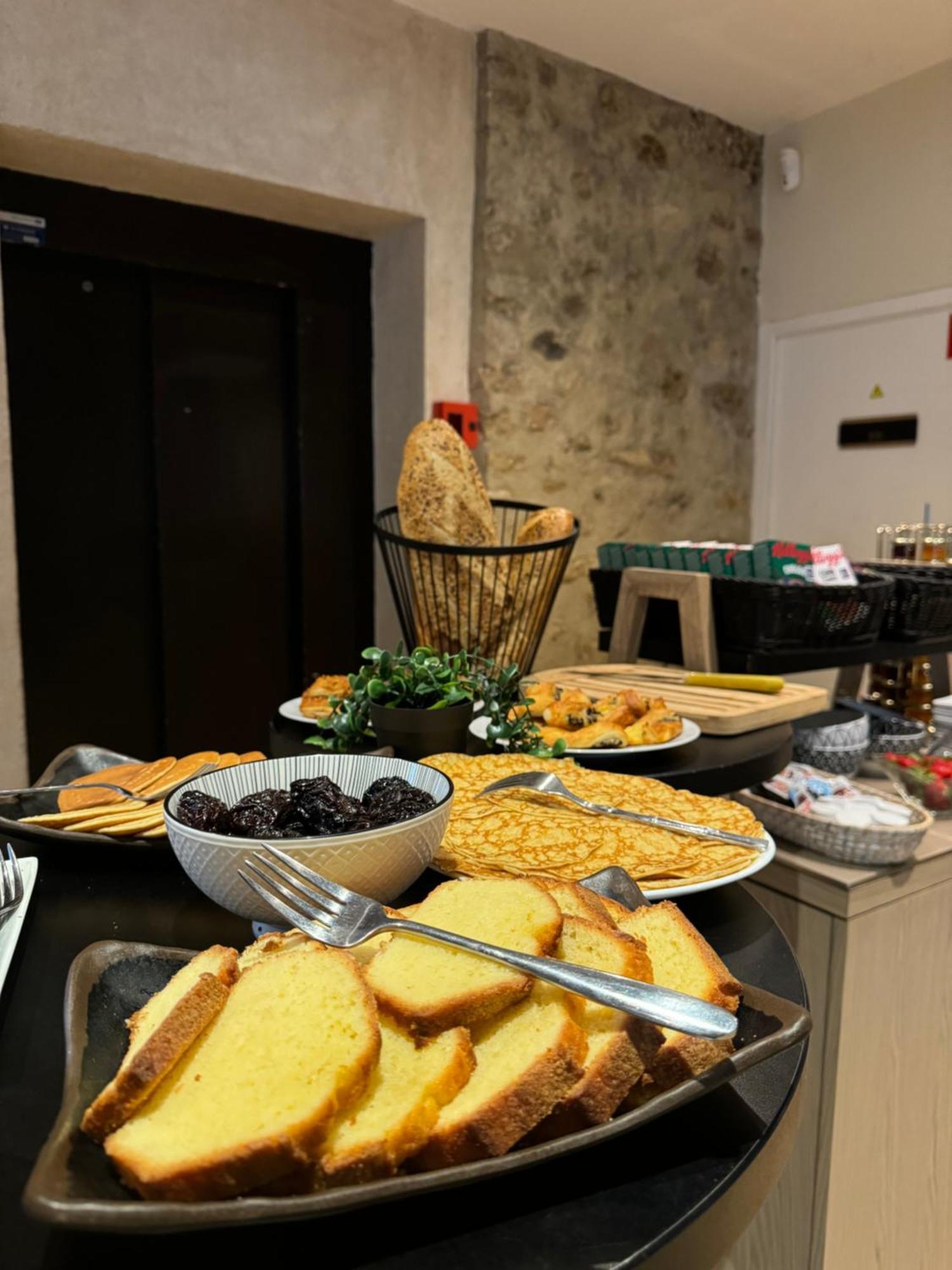Hotel Abbaye Du Golf De Lesigny Екстер'єр фото