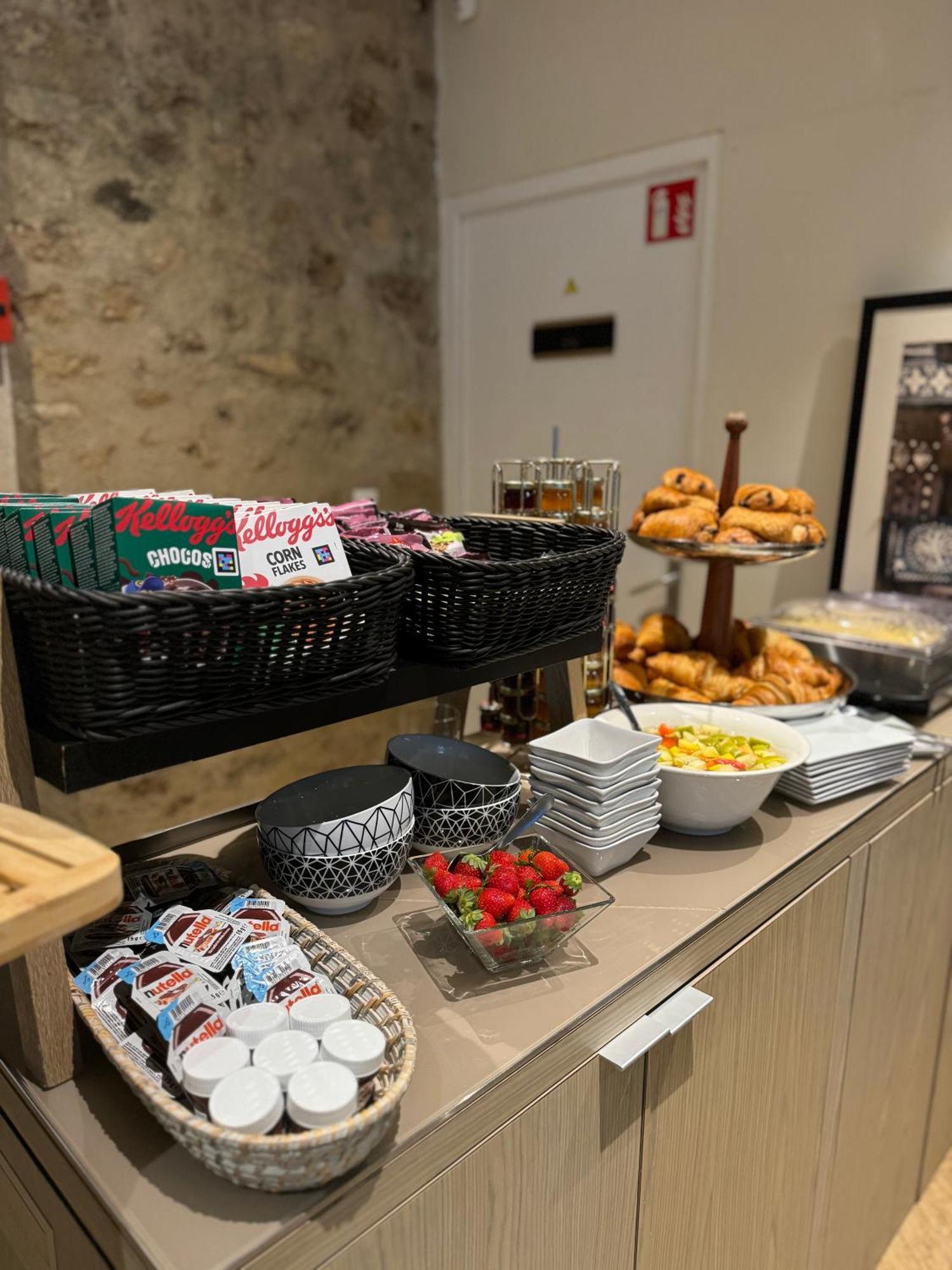 Hotel Abbaye Du Golf De Lesigny Екстер'єр фото