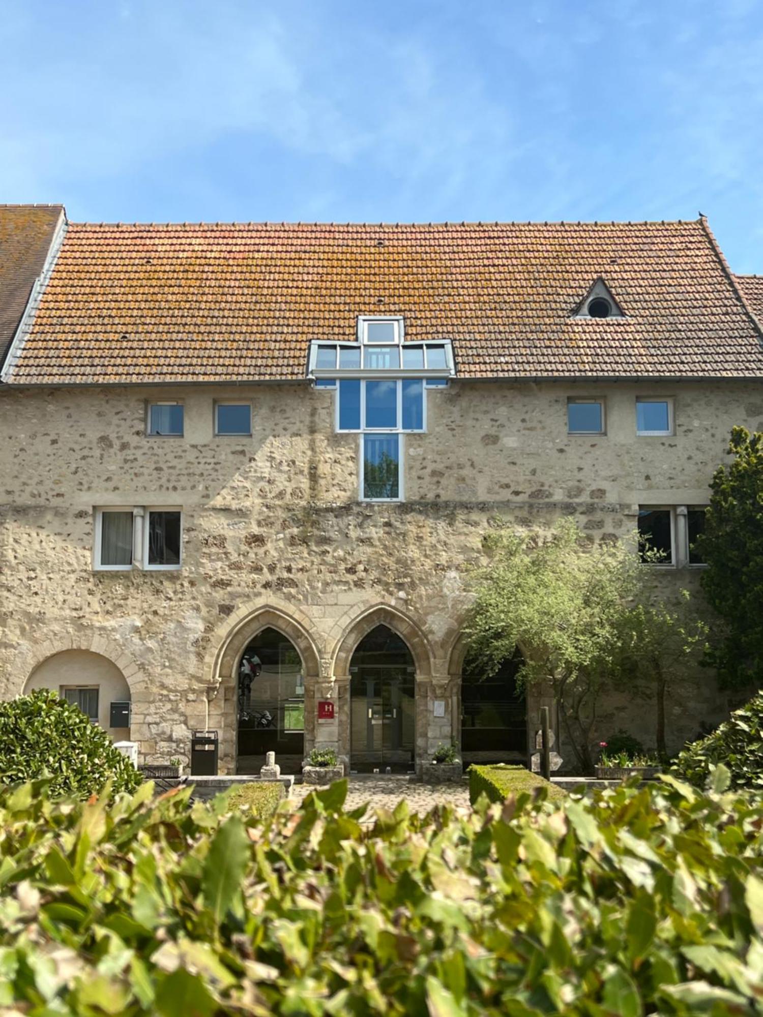Hotel Abbaye Du Golf De Lesigny Екстер'єр фото
